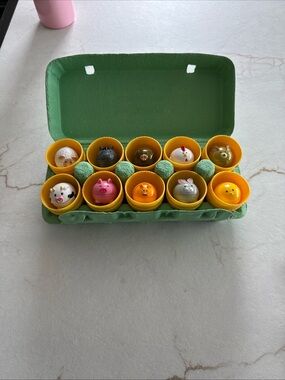 Littletikes - Vintage Small Pets Assorted Animal Egg Toy Set in Yellow and Green